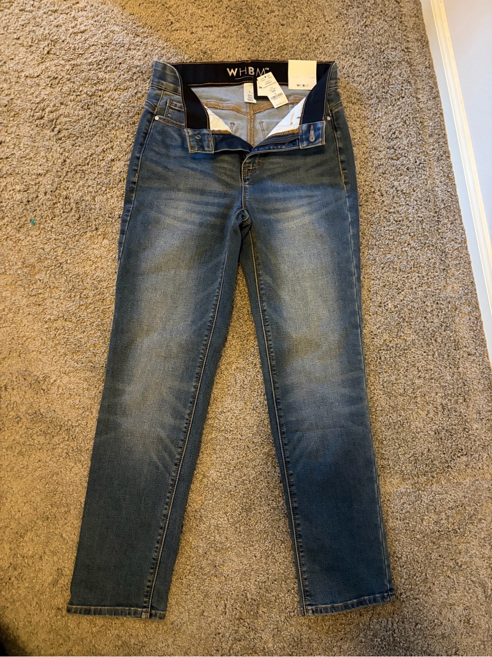 WHBM White House Black Market Essential Slim Straight Jeans NWT Size 0